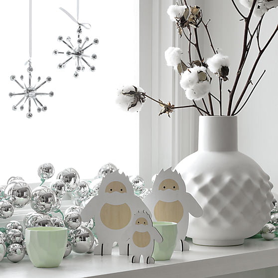 silver-ball-garland-with-mint
